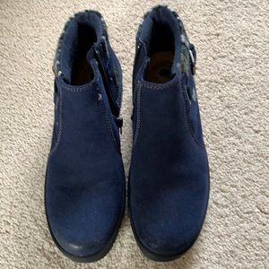Earth Origins navy bootie.